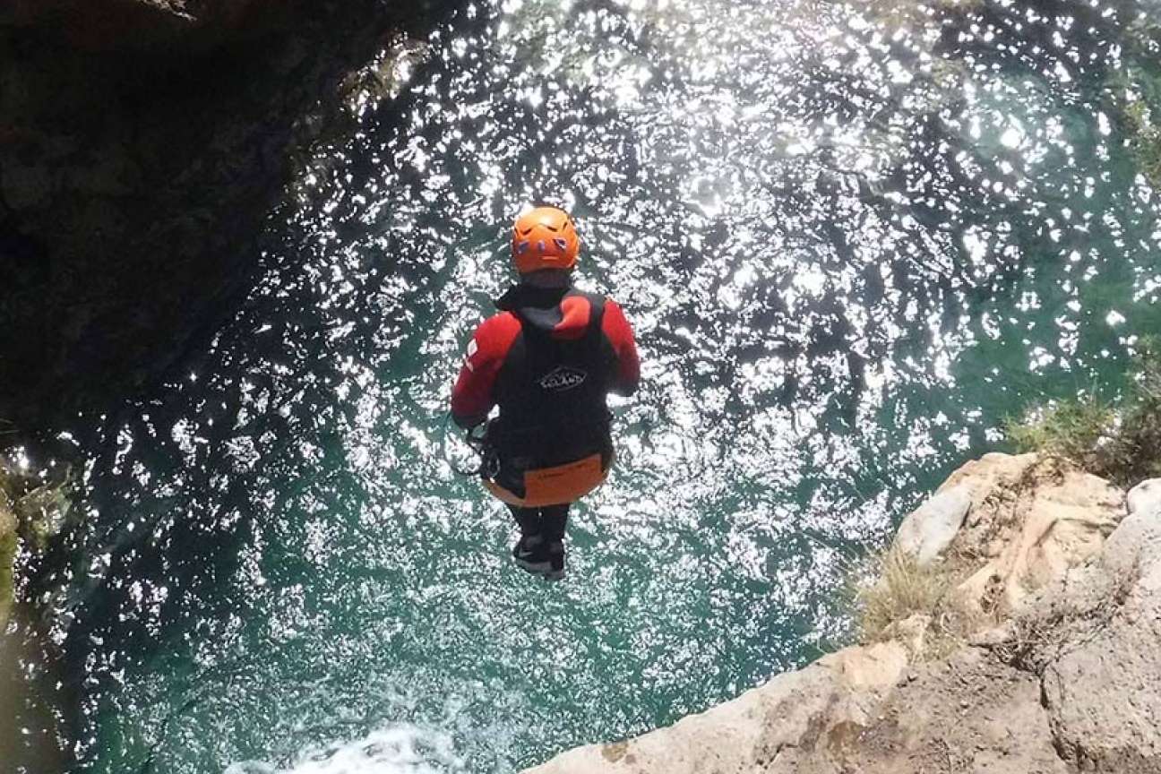 Barranquismo por Río Verde. ¿Qué hay que llevar en un botiquín?, con Guías Nevada