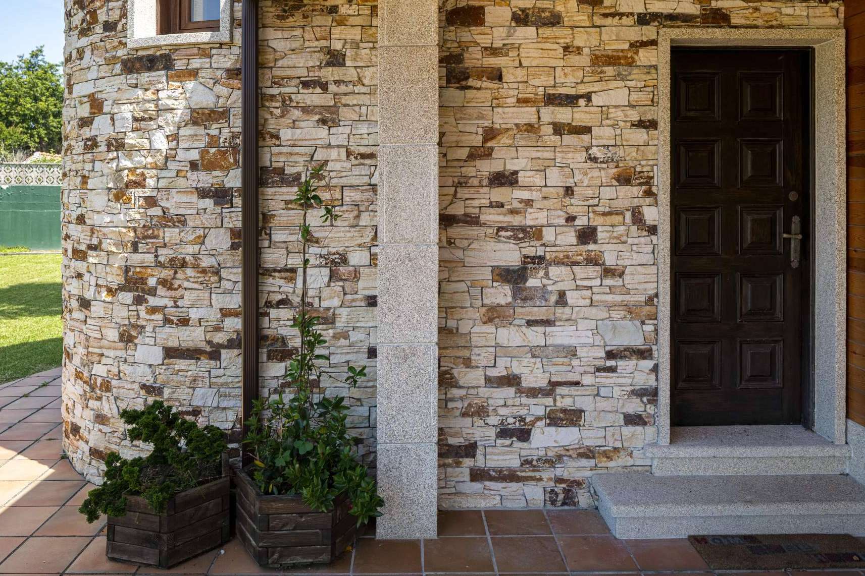 Las ventajas de emplear la piedra natural en fachadas, de la mano de Cupa Stone