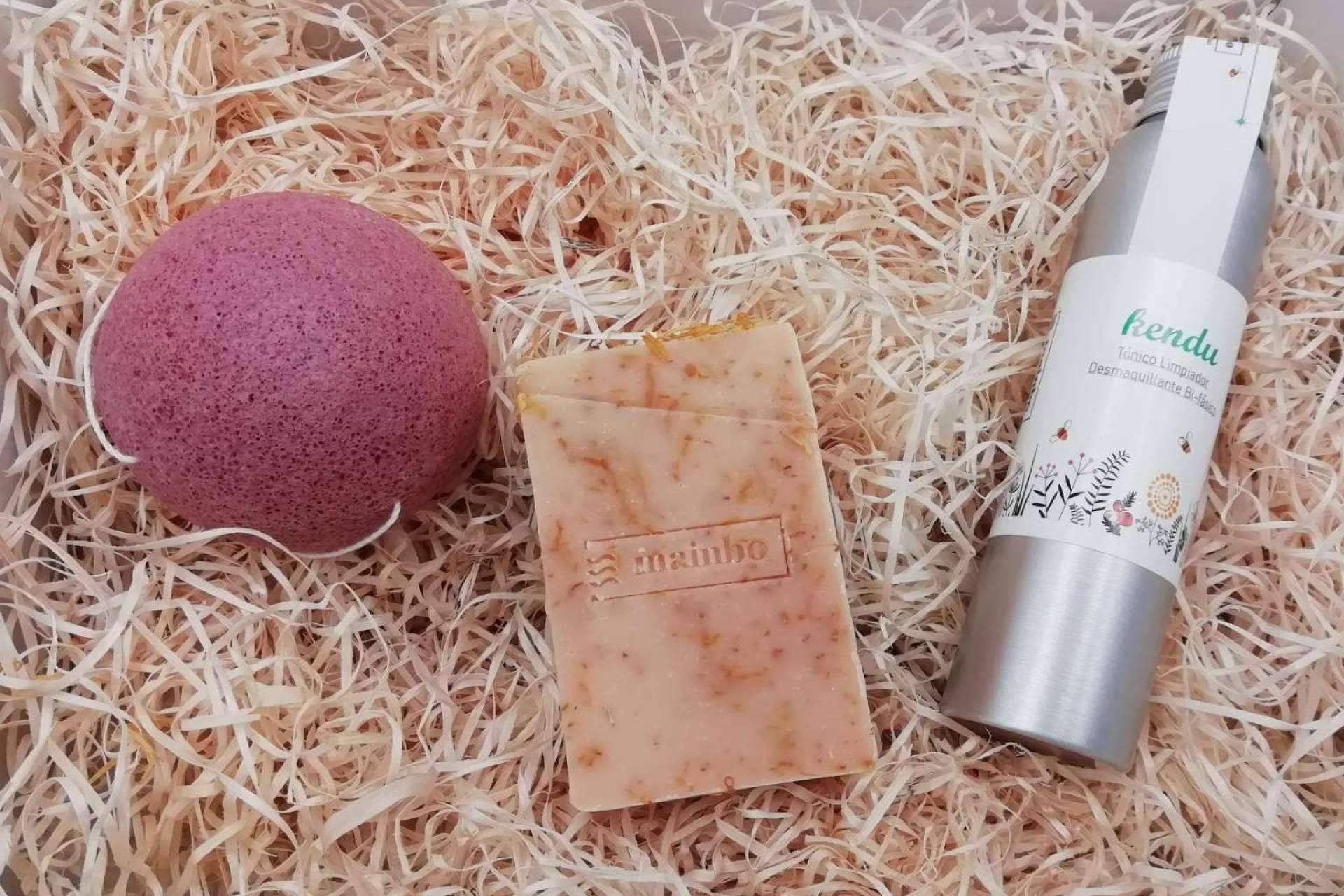 Las razones por la que lo venden como cosmética natural a pesar de tener envases de plástico