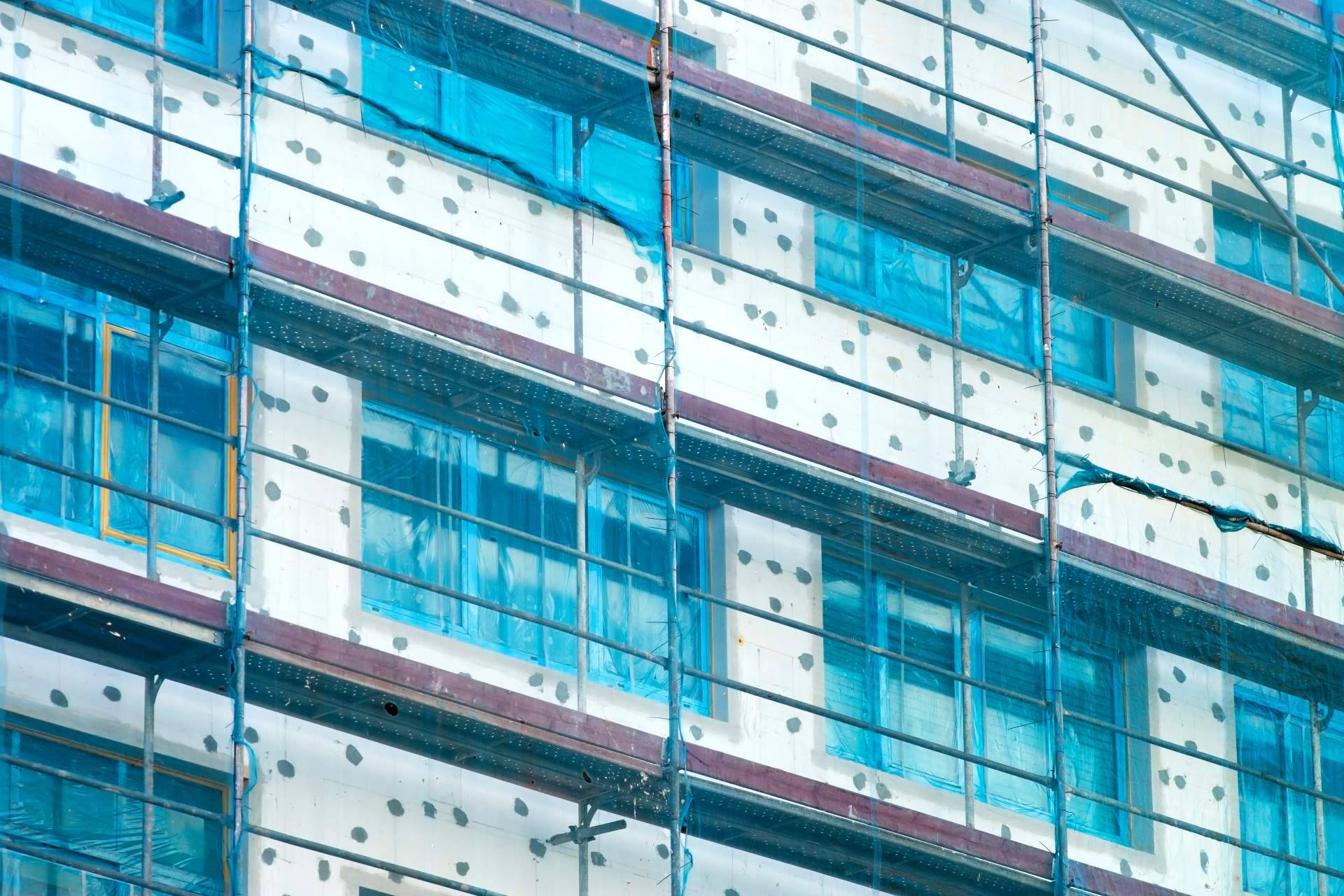 ¿Cuáles son los beneficios de la rehabilitación de fachada?