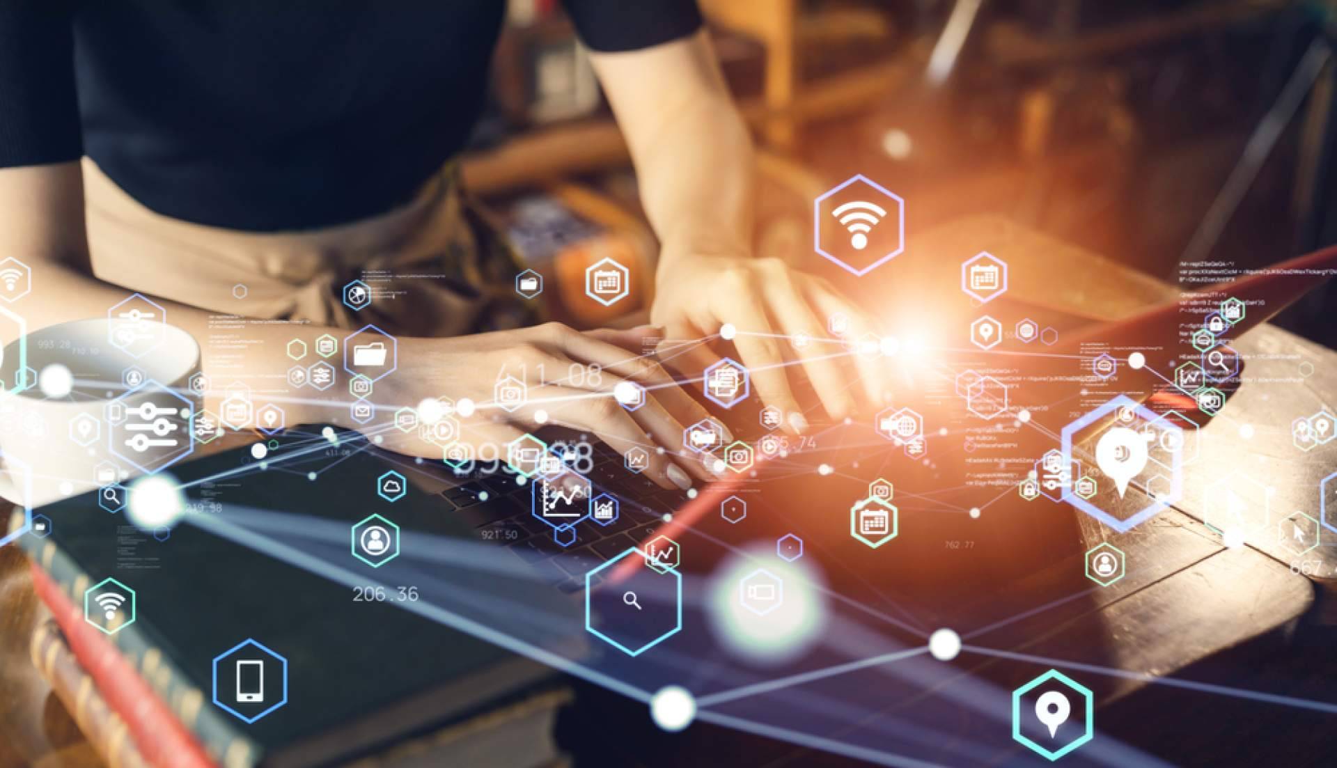 Implementar soluciones para la transformación digital sostenible en empresas con la ayuda de Bhybrid
