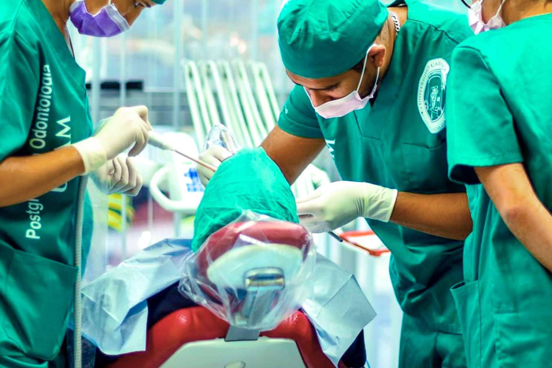 Postgrado en Odontología UCAM permite formarse de la mano de los grandes maestros de la odontología actual