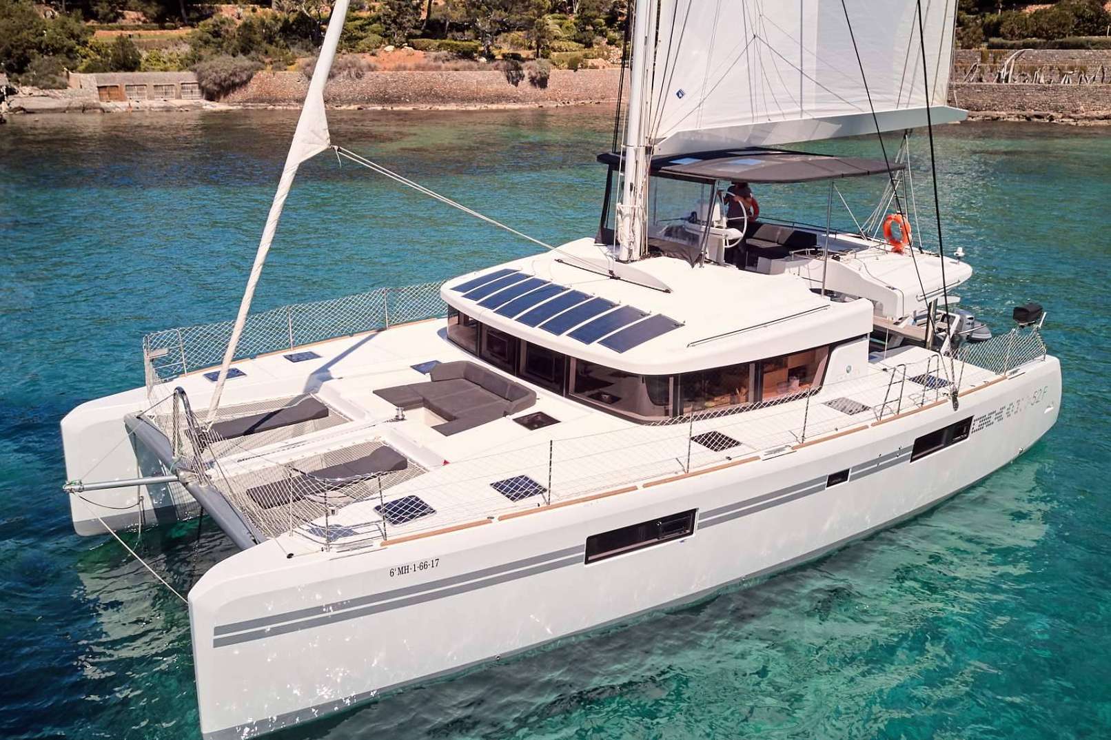 Navega por Ibiza brinda el servicio de alquiler barco semana Ibiza