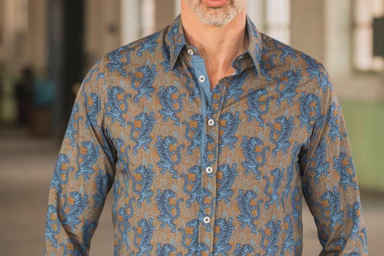A la última moda con las shirts estampadas de Aragaza