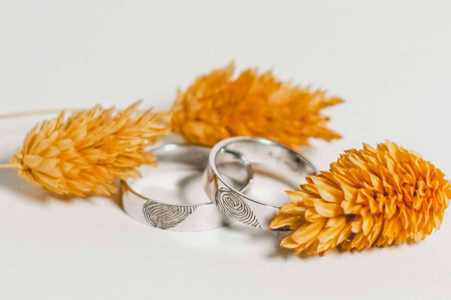 Encontrar la alianza de boda perfecta en Oro Alianzas