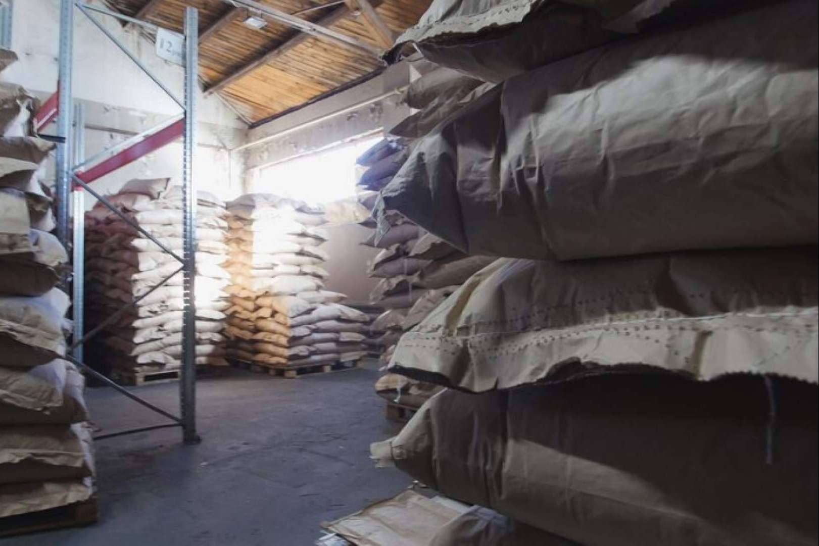 El uso de sacos de rafia en agricultura y ganadería y sus principales ventajas
