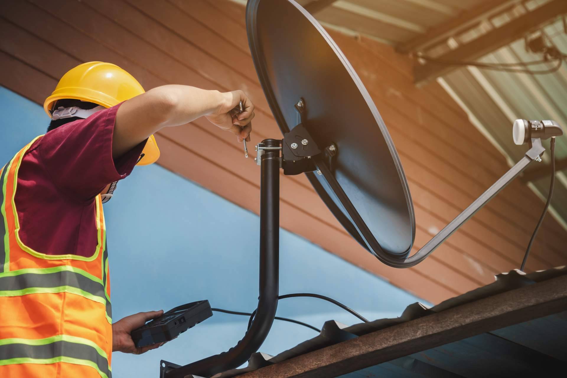 Los antenistas en Puerto de Sagunto de Antenistas Valencia, un equipo de gran fiabilidad