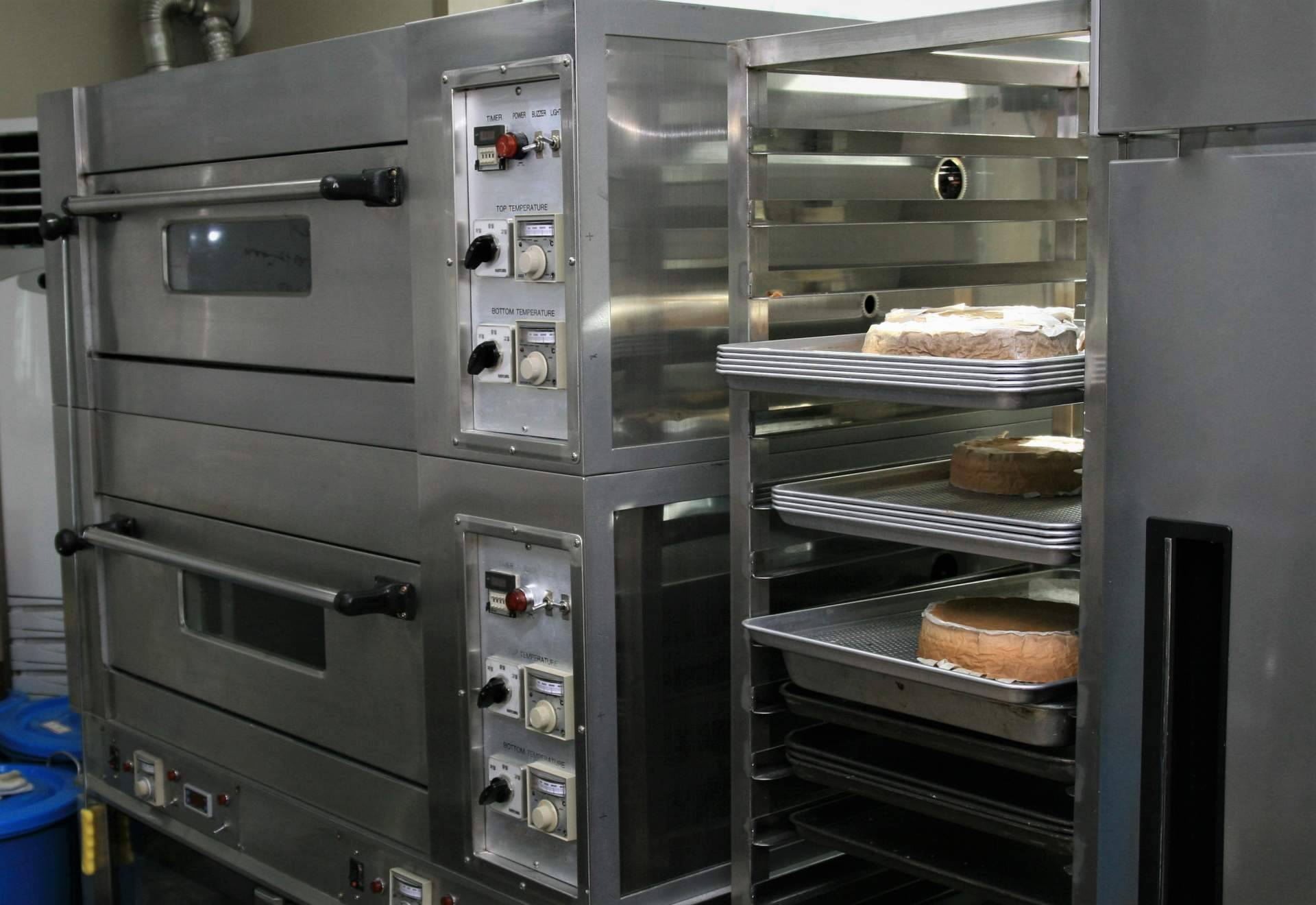 La importancia de equipar una cocina profesional con un horno industrial