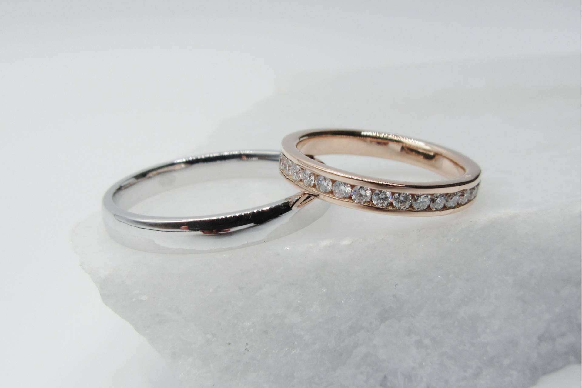 La nueva línea de alianzas de boda de oro de Mimoke