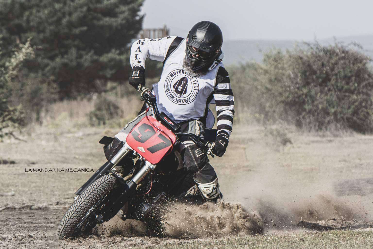 Disfrutar de una experiencia llena de adrenalina con el circuito Flat Track de Motorbeach