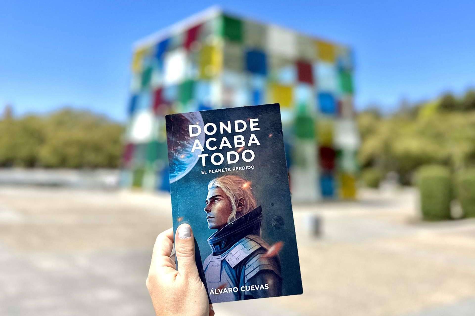 Álvaro Cuevas presenta 'Donde acaba todo. El planeta perdido', una historia de ciencia ficción del futuro de la humanidad