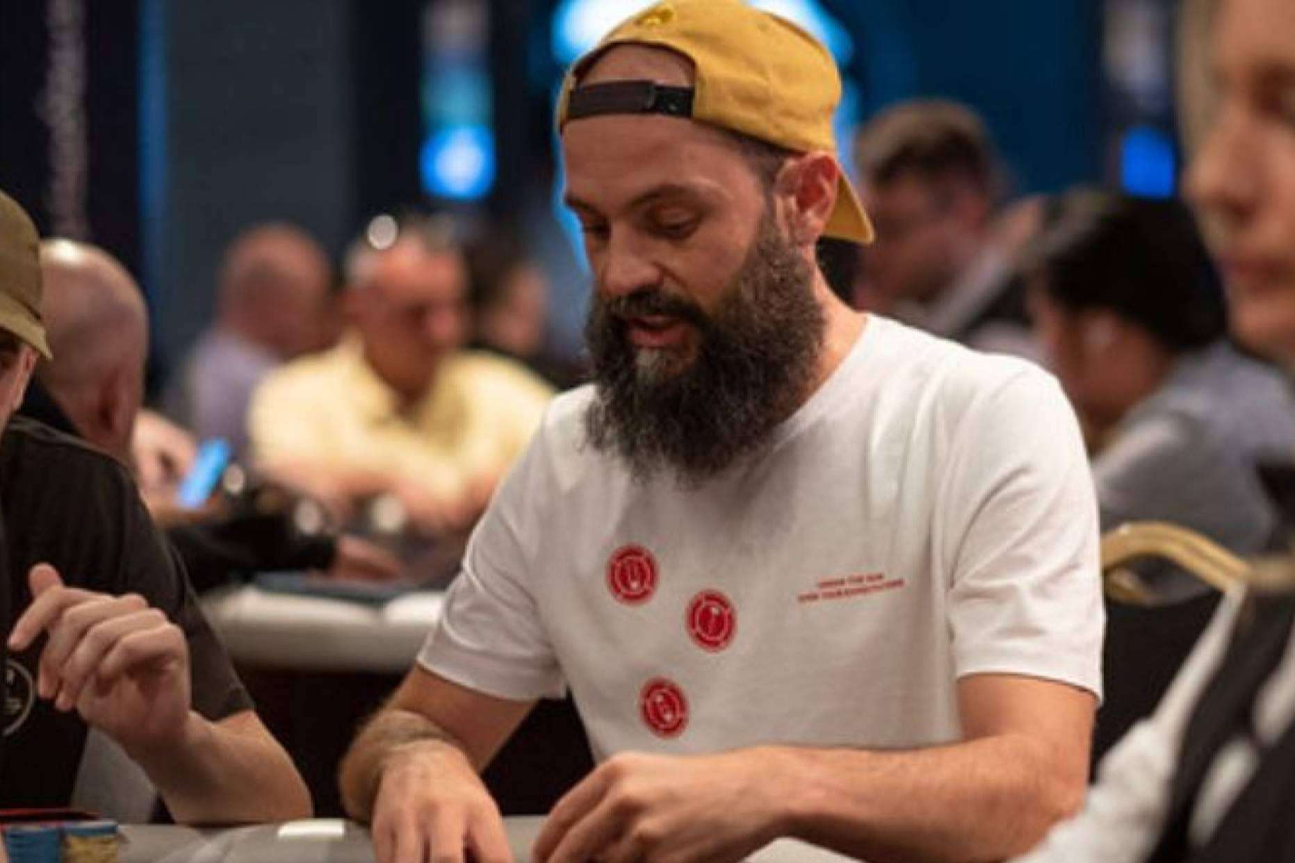 Ropa para los apasionados del póker en Under The Gun