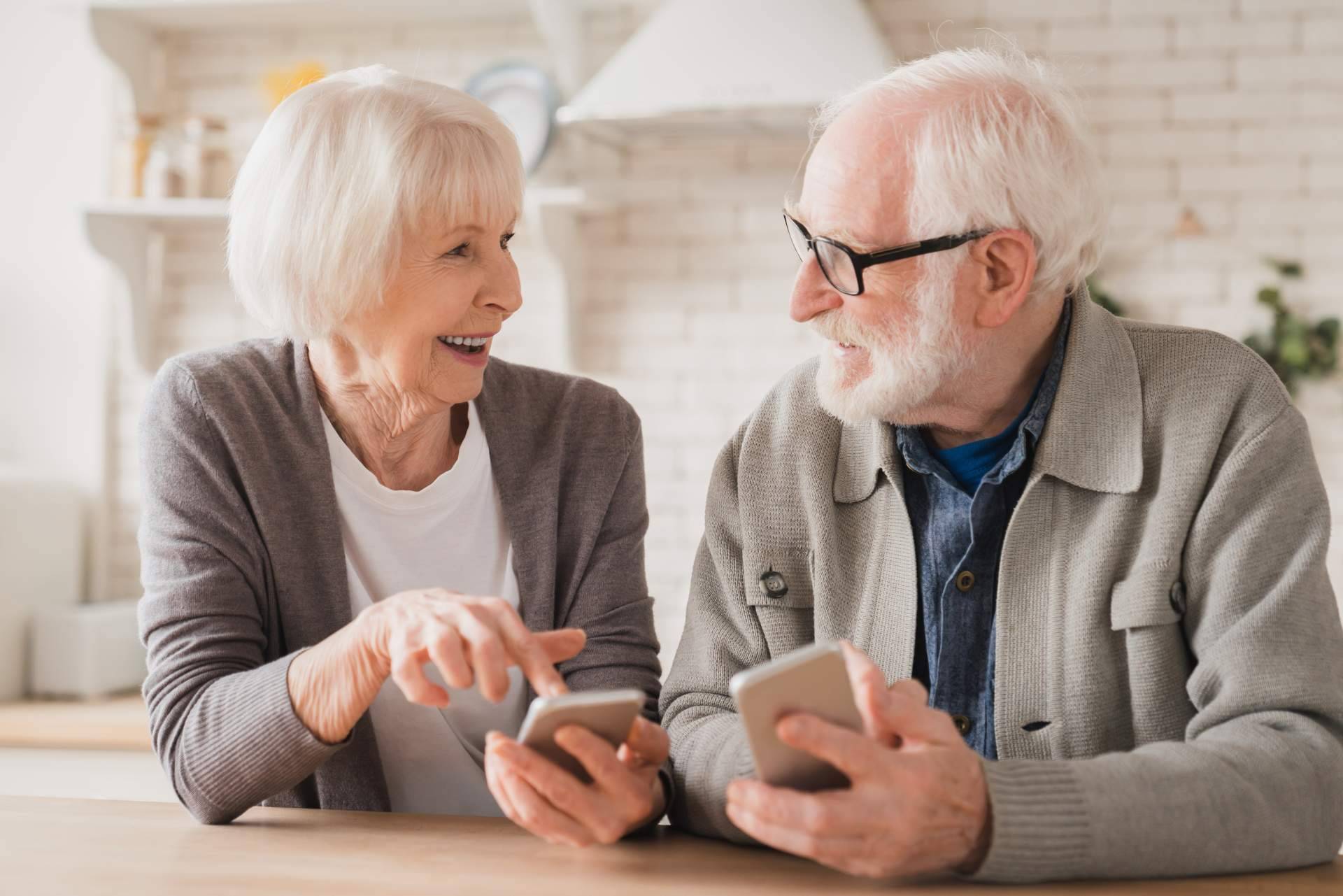 OROC Fibra y Móvil reactiva sus tarifas familiares para compartir datos en el Día del Abuelo