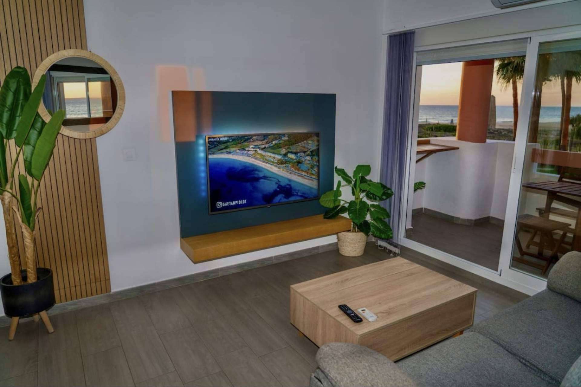 Conocer uno de los mejores sitios para alojarse en Zahara de los Atunes, Apartasuites Royal Zahara