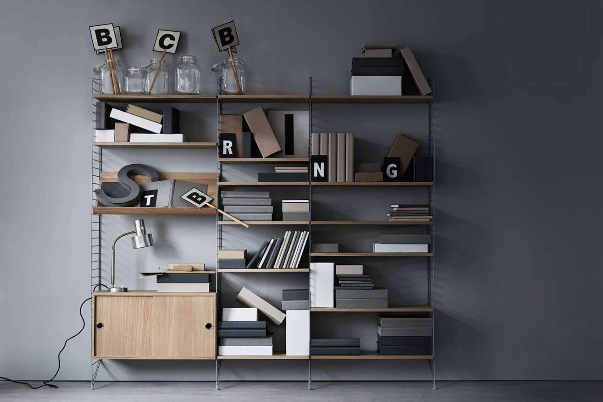 String Furniture es un sistema de estantería modular