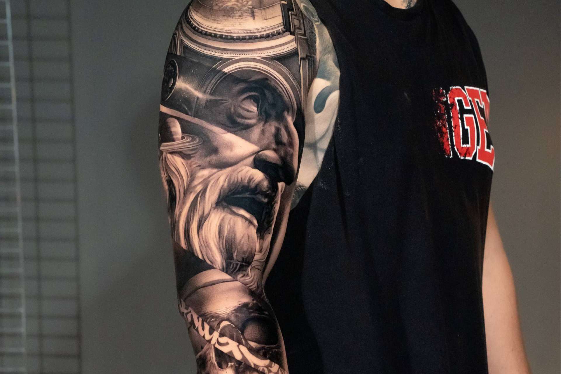 El curso de tatuajes en el brazo para hombre que no deja de ganar adeptos, por Habbility