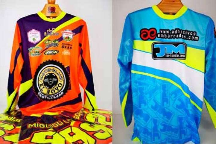 Conseguir una camiseta personalizada de Yamaha de la mano de ADHESIVOSEMBARRADOS
