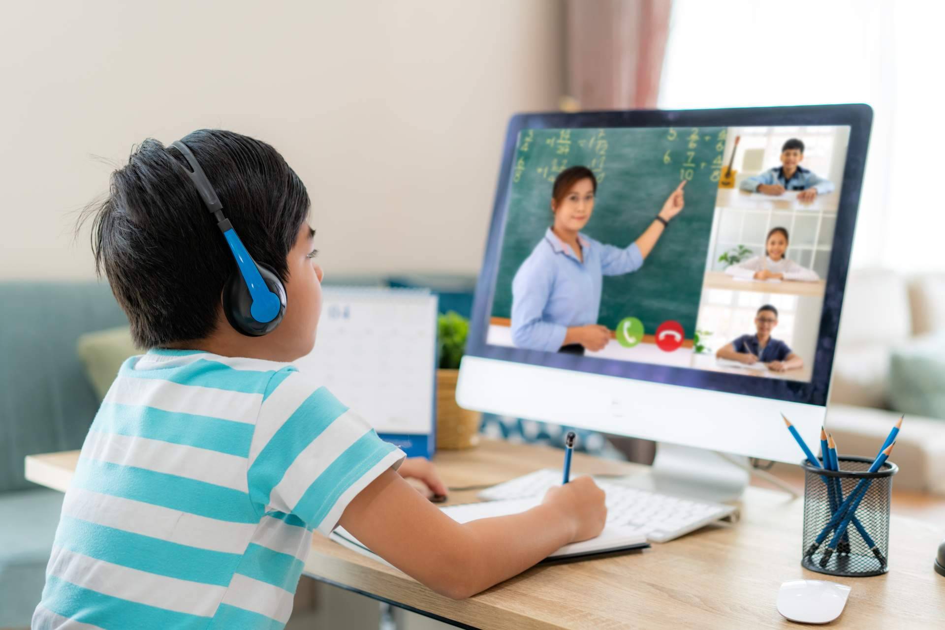 Acortando distancias con el aprendizaje virtual a distancia de la mano de la educación virtual