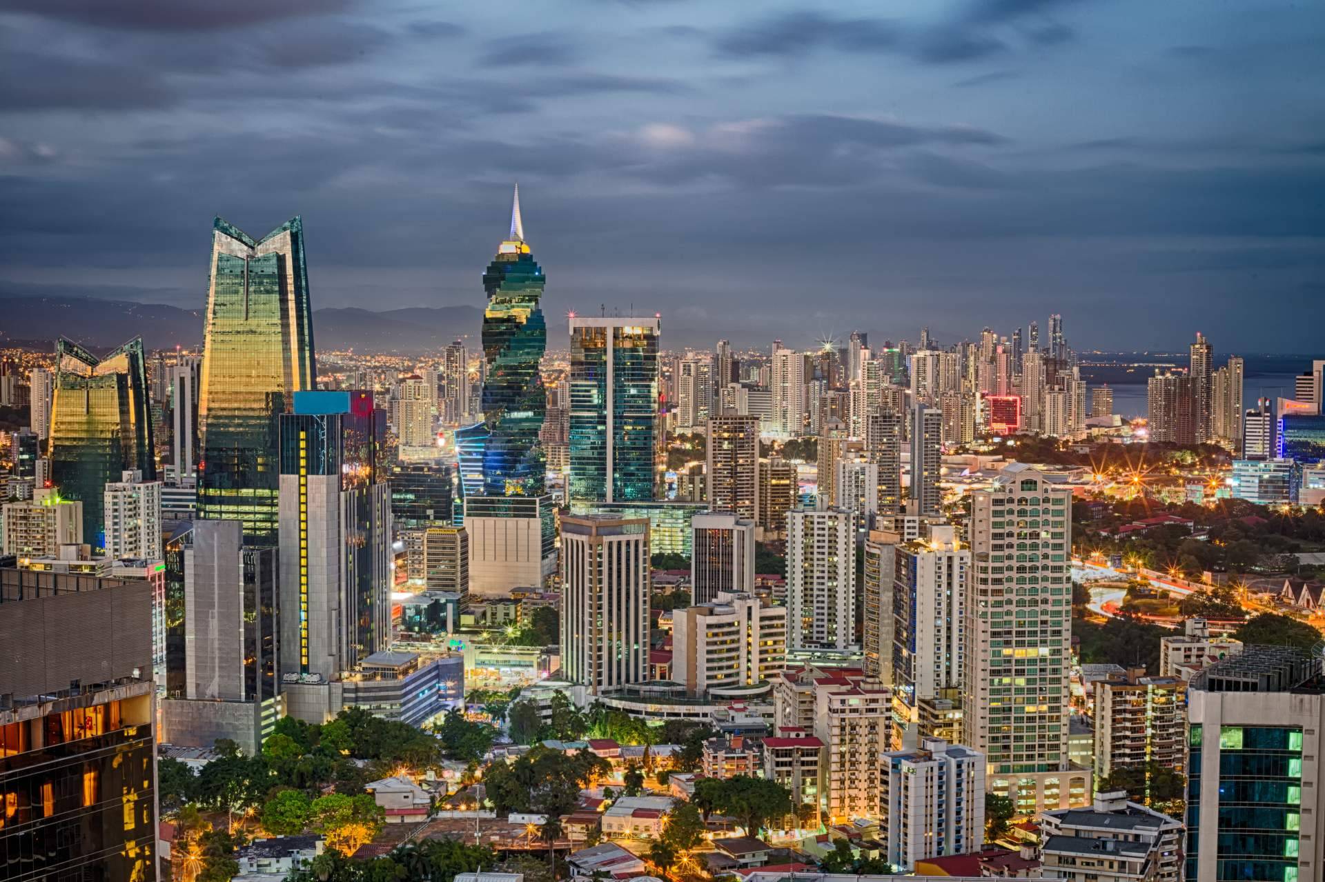 Hacer negocios e invertir en Panamá, por Grupo Los Pueblos