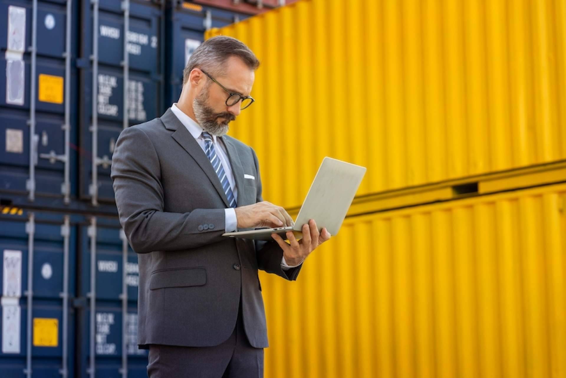 Gestionar el despacho de exportación, con la ayuda de Grupajes Alicante