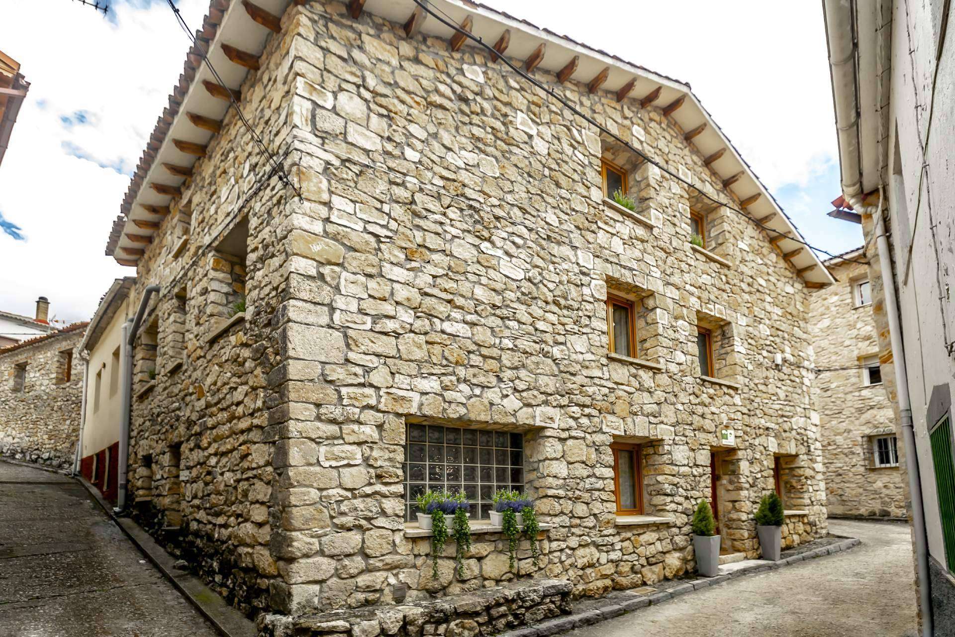 Turismo en el Alto Tajo, de la mano de AQUI Alojamientos