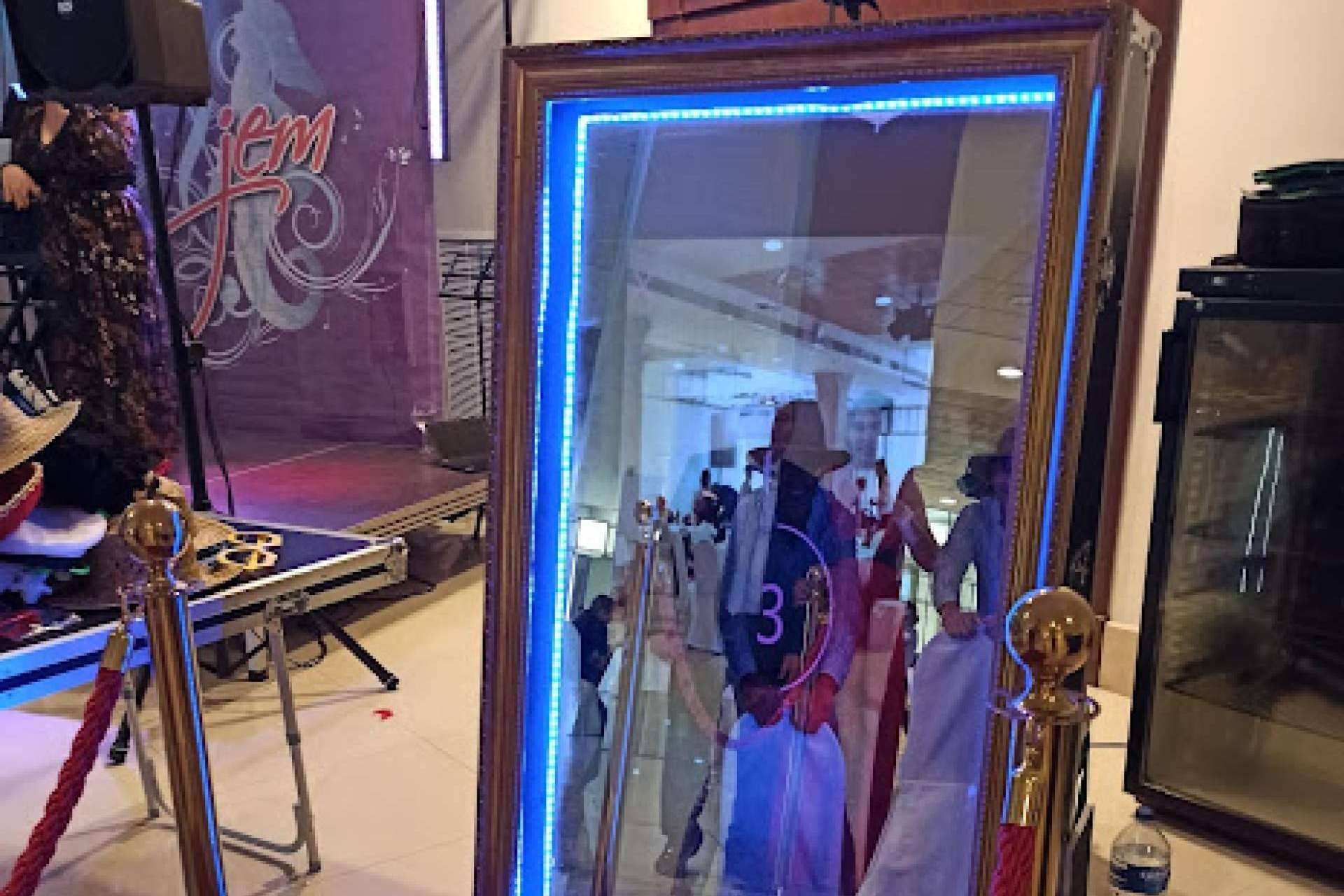 Foto Show Espejo Mágico presenta sus fotomatones en Valencia