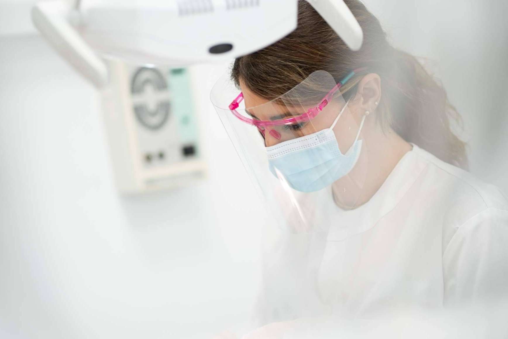 Corregir la sonrisa gingival con los expertos de la Clínica Calvo de Mora