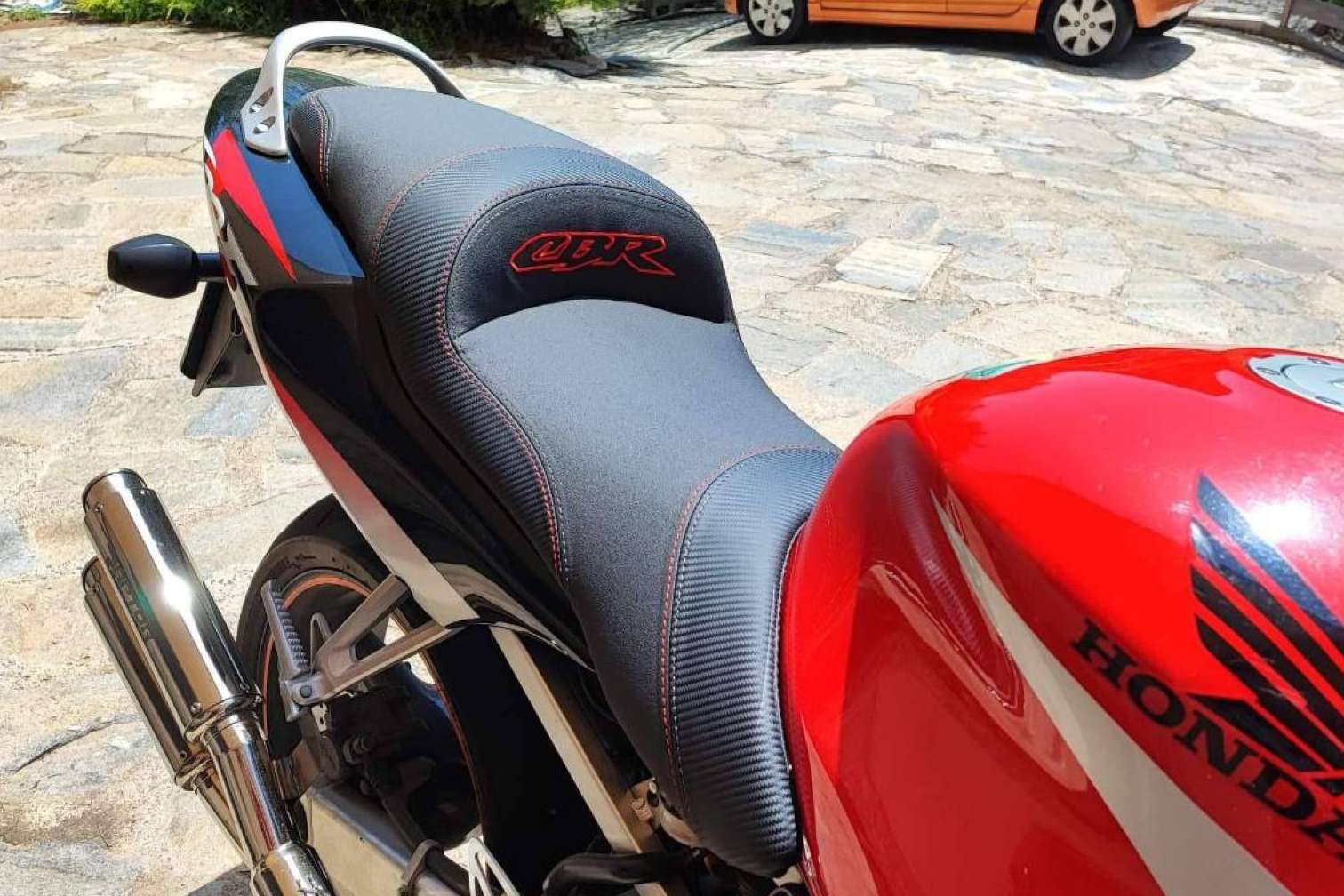 JM-Fundas dispone de asientos confortables para motos de carretera