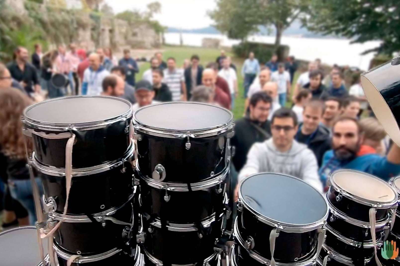 Sinergia Sonora; integrando equipos a través de la percusión