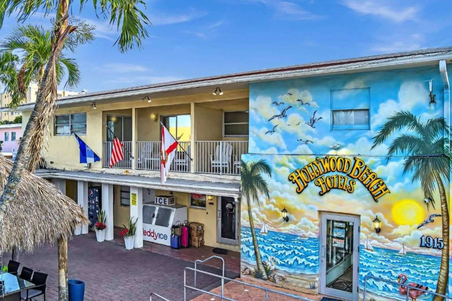 Personas de todo el mundo acuden a vivir una verdadera experiencia en Hollywood Beach