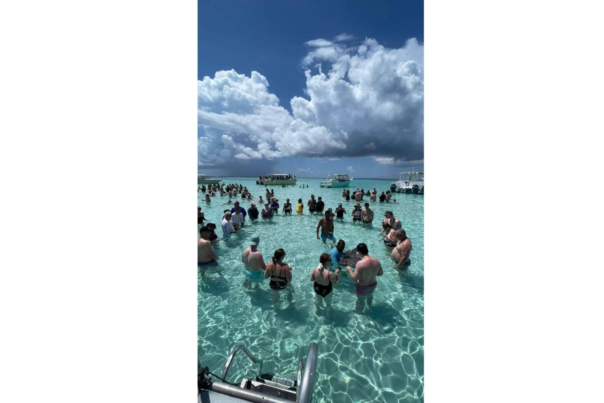Disfrutar de las playas y la naturaleza de las Islas Caimán con Cayman Ocean Adventures