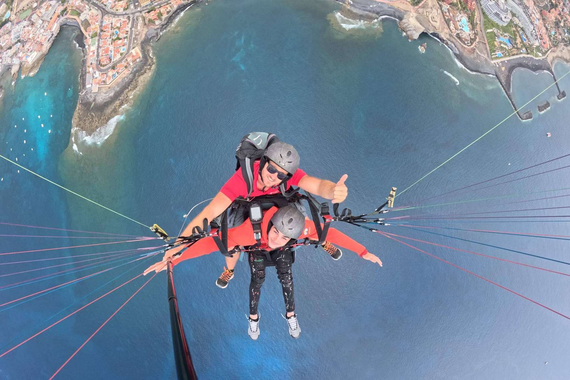 Tenerfly pone a disposición una experiencia de paragliding Costa Adeje