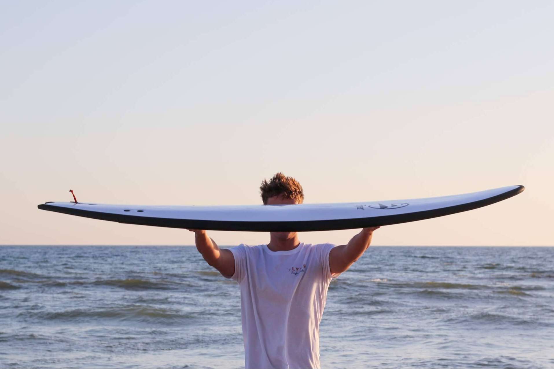 Entrevista con Flysurf; la marca que necesita el surfista principiante