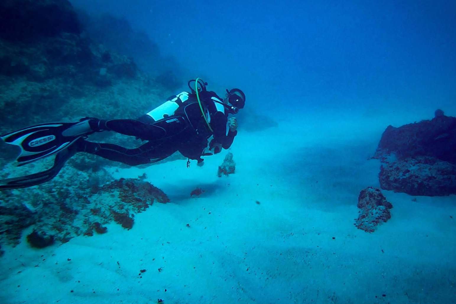 La escuela Drop Dive Maldives ofrece cursos profesionales de buceo para todos los niveles en Maldivas