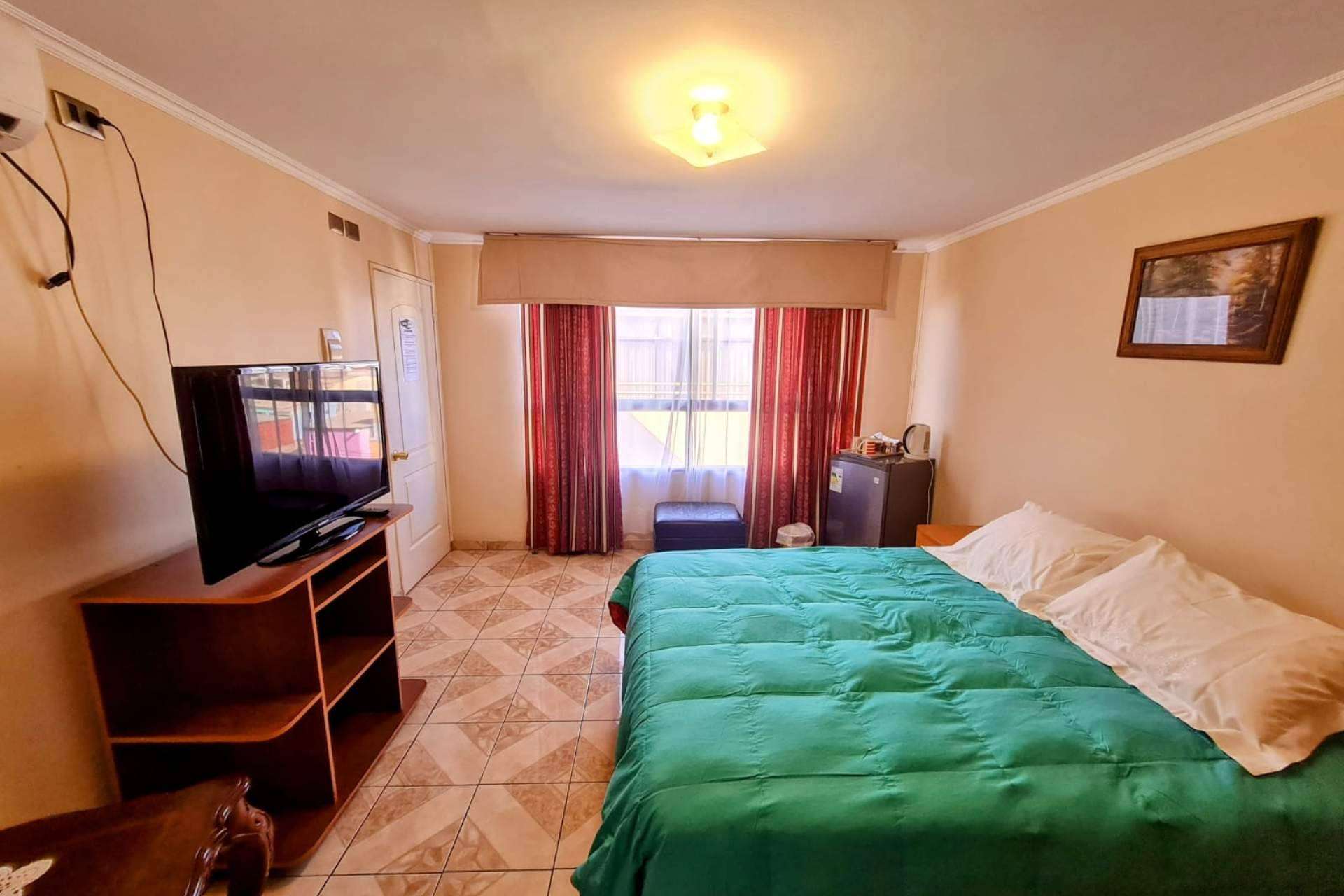 Alojamiento en el Hotel Antofagasta Centro con estacionamiento incluido