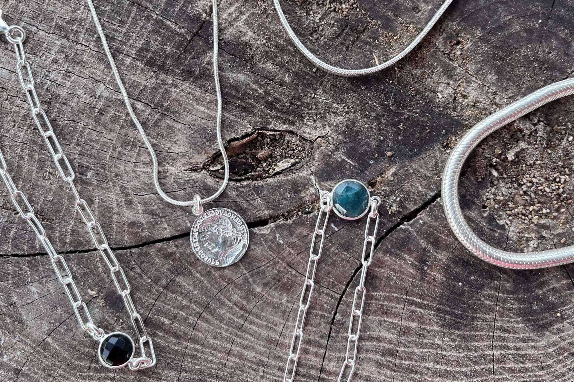 La marca de pulseras y collares MaDa MILANO cumplirá un año en noviembre