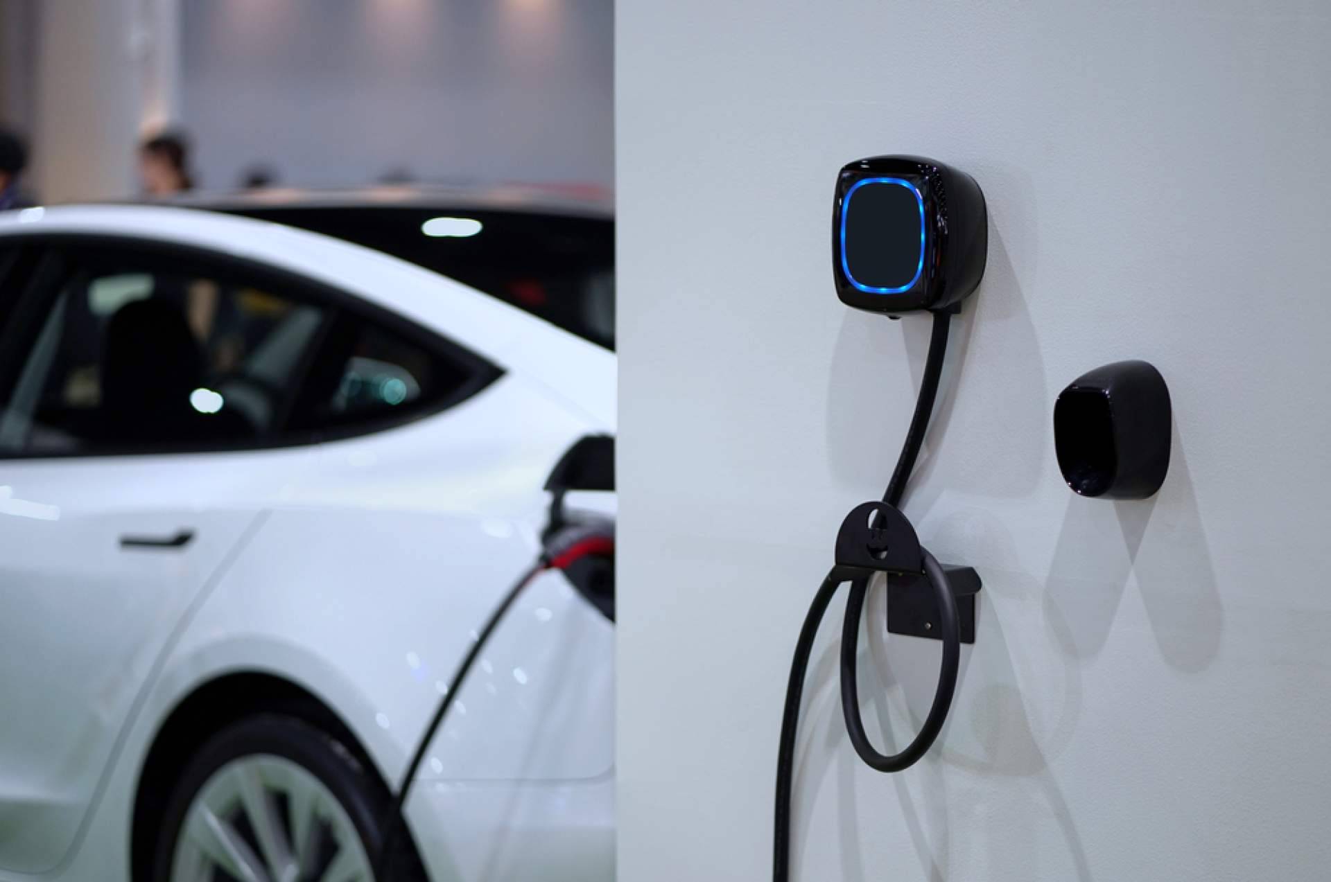 Acierta Eficiencia está especializado en la instalación de cargadores para vehículos