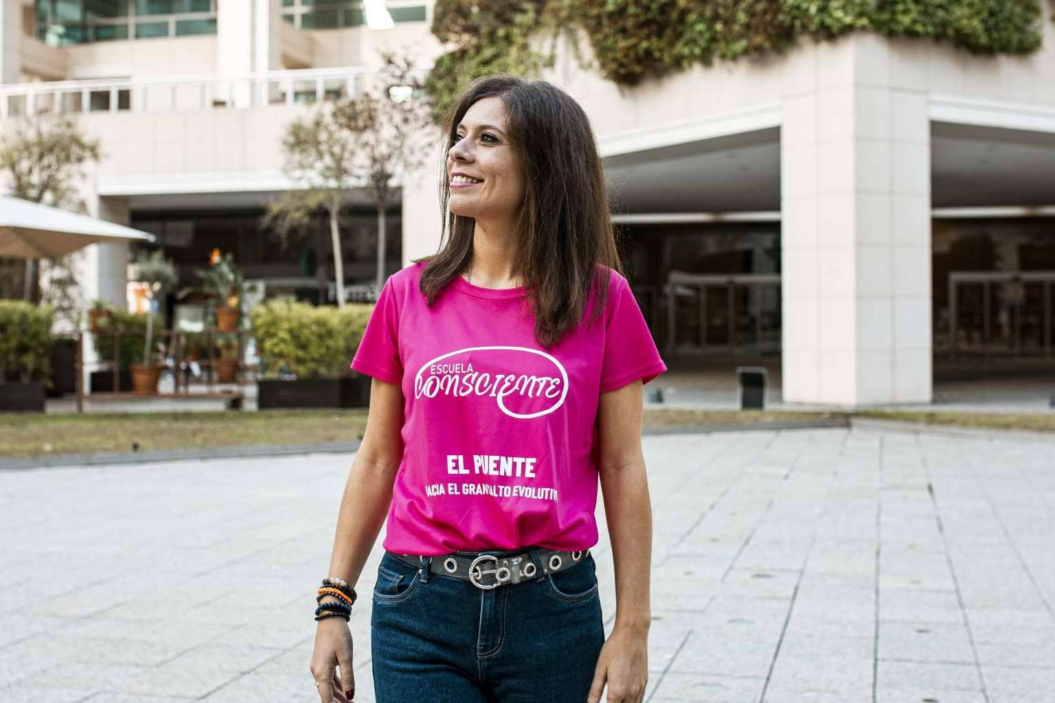 Una plataforma comprometida con crear un movimiento consciente es Escuela Consciente