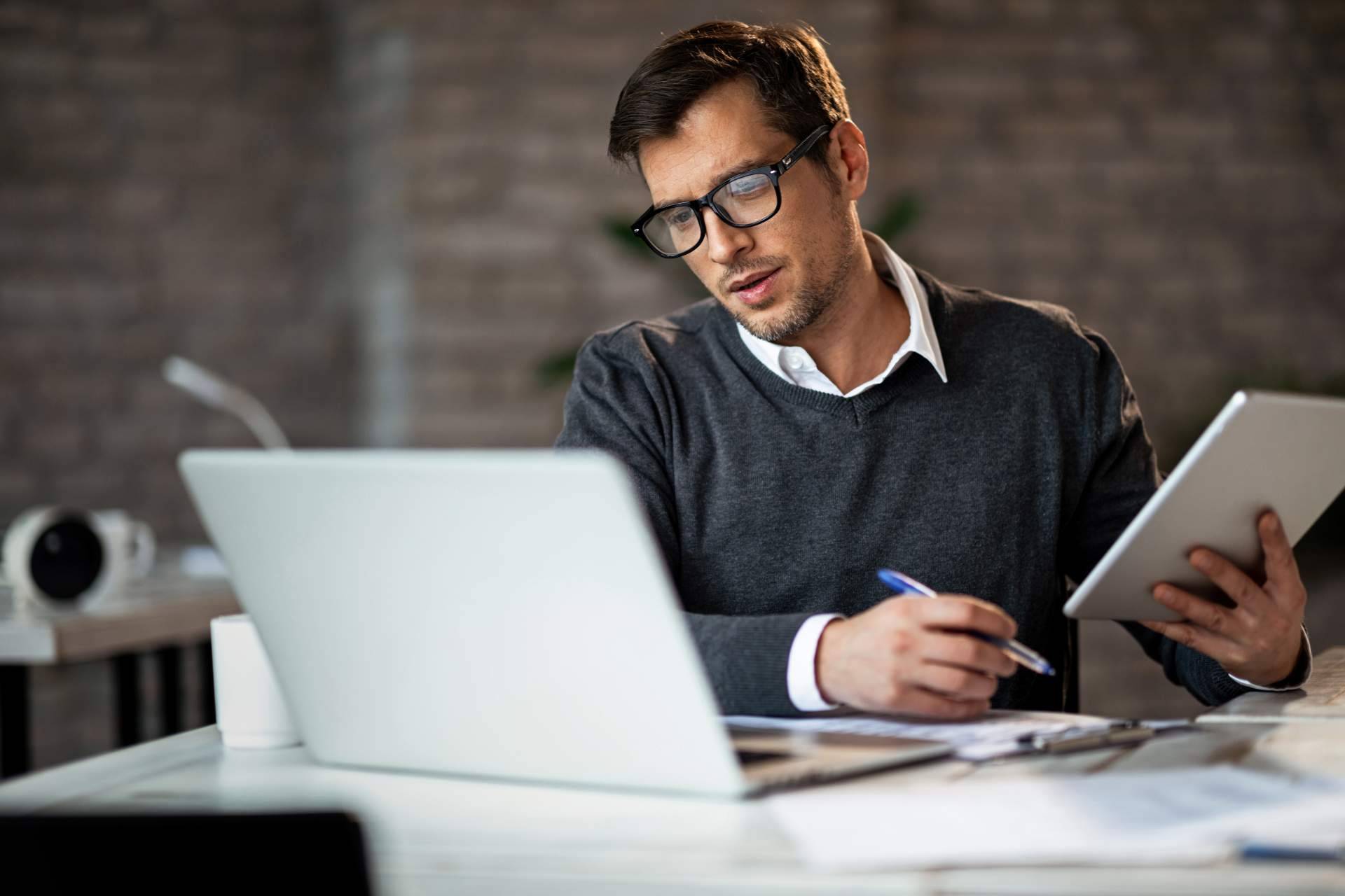 Para garantizar una gestión de activos inteligente, el servicio de MAD Cloud Consulting