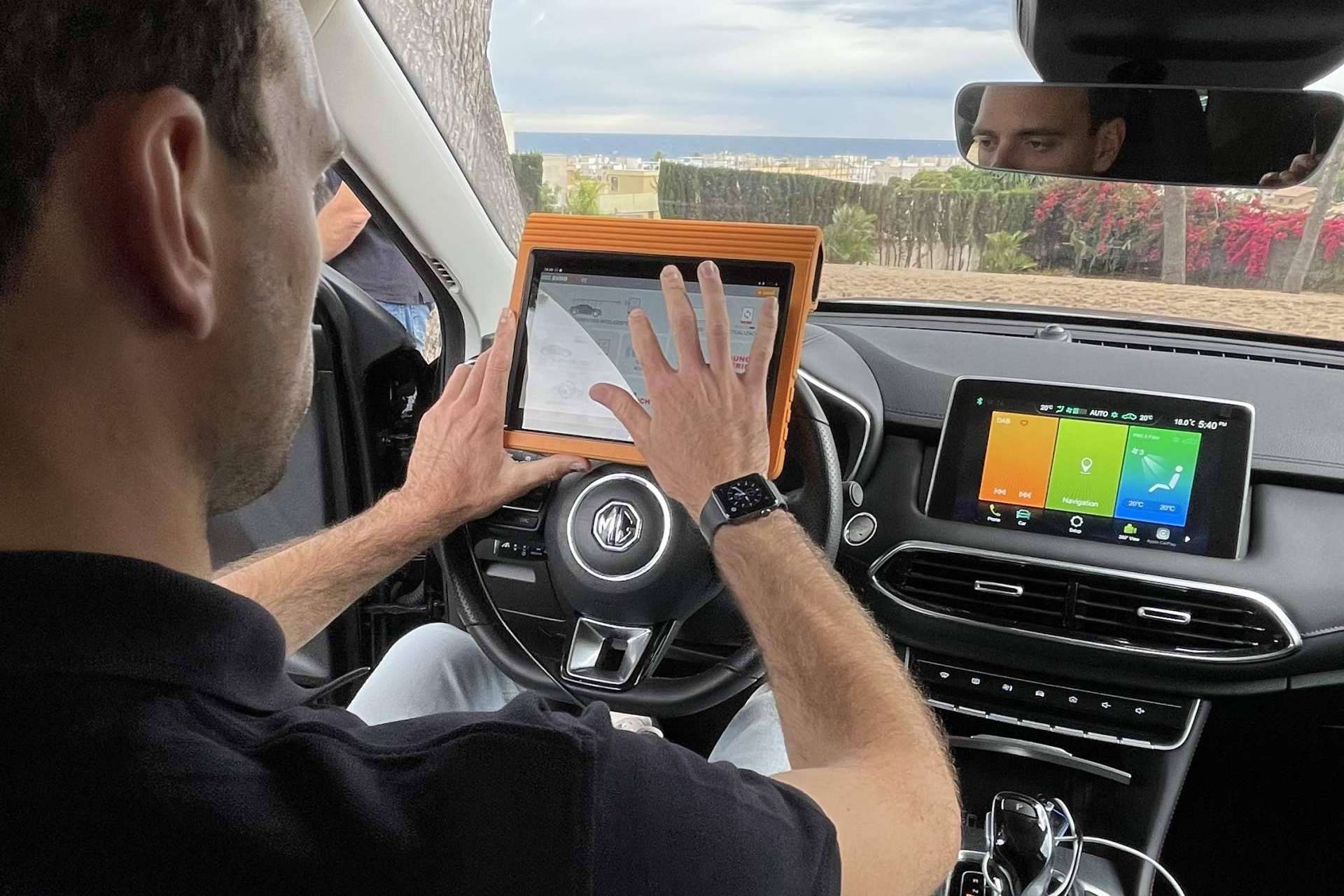 La start-up NeedCarHelp transforma el sector de revisión de coches de segunda mano