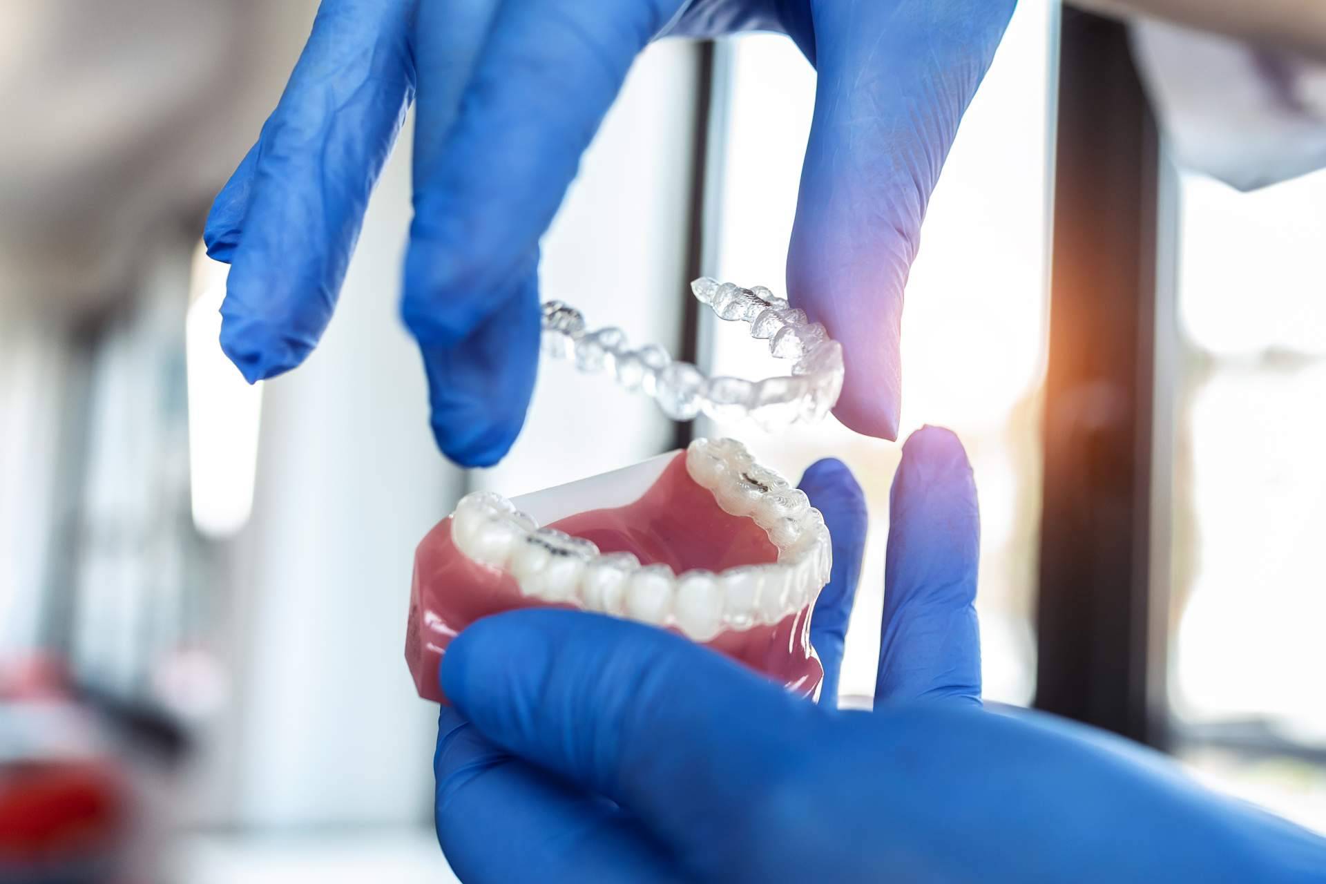 La clínica dental Lola Escalante Estudio Dental ofrece la ortodoncia invisible