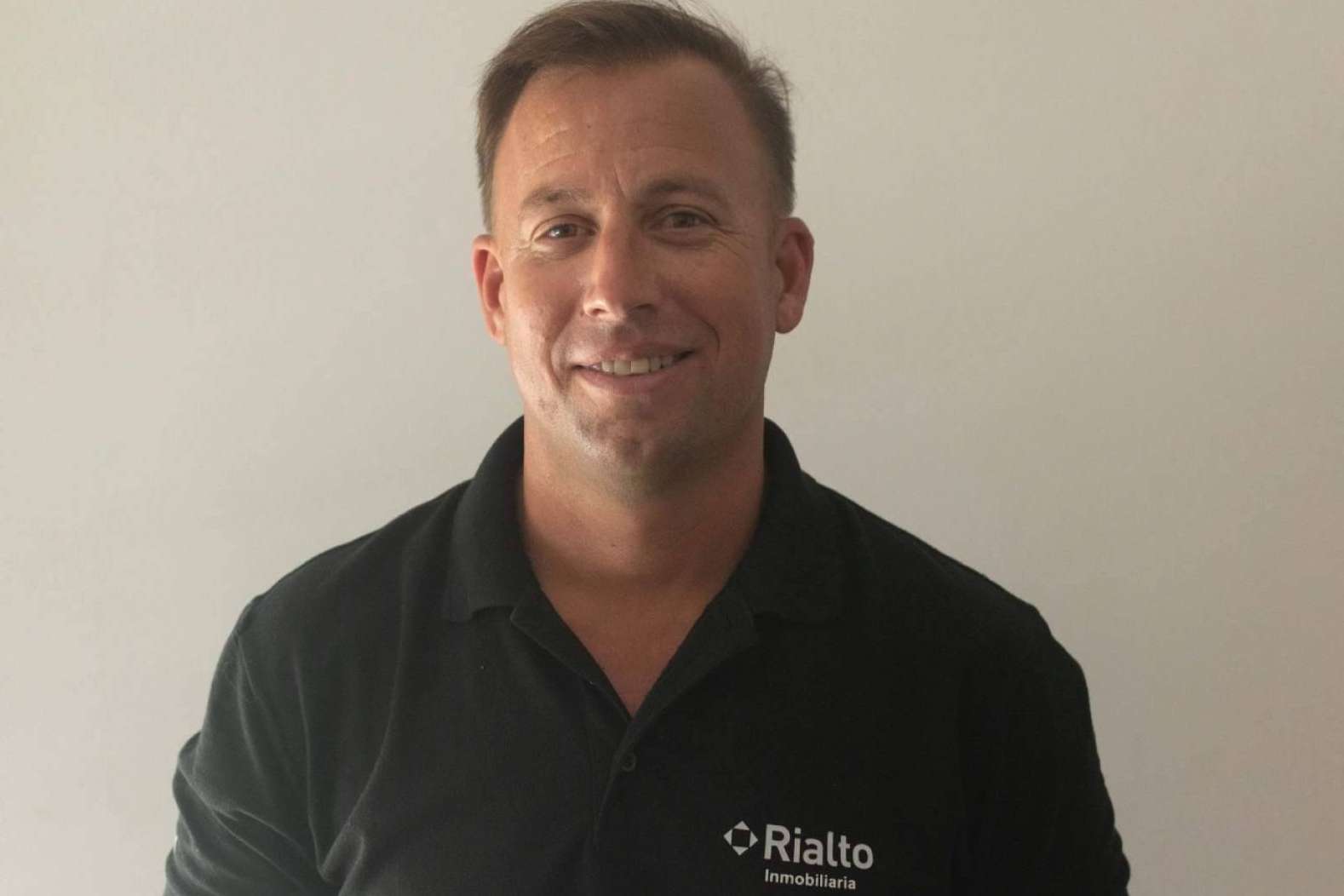 Los representantes de Rialto Inmobiliaria conceden una entrevista