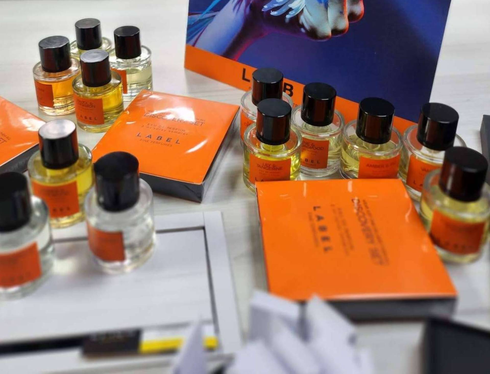 Iris y Label se unen para crear fragancias únicas en un taller de perfumes