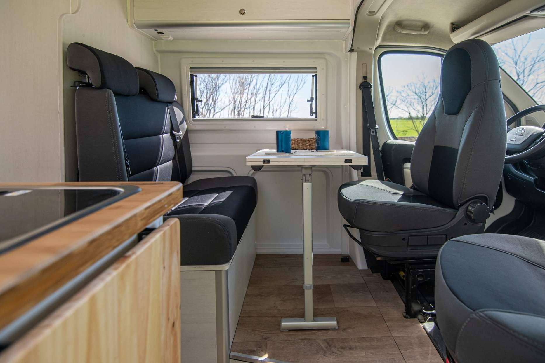 Soluciones personalizadas para la camperización de furgonetas en Madrid con Fabricamper