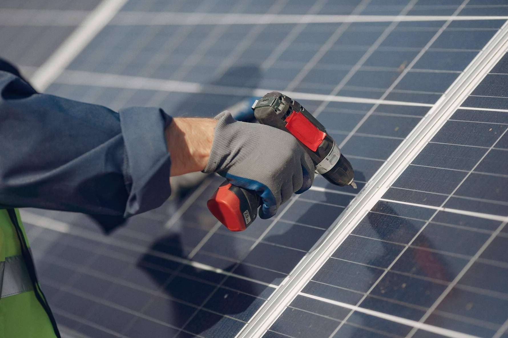 Paneles solares y baterías con backup; soluciones de Alromar para afrontar apagones eléctricos