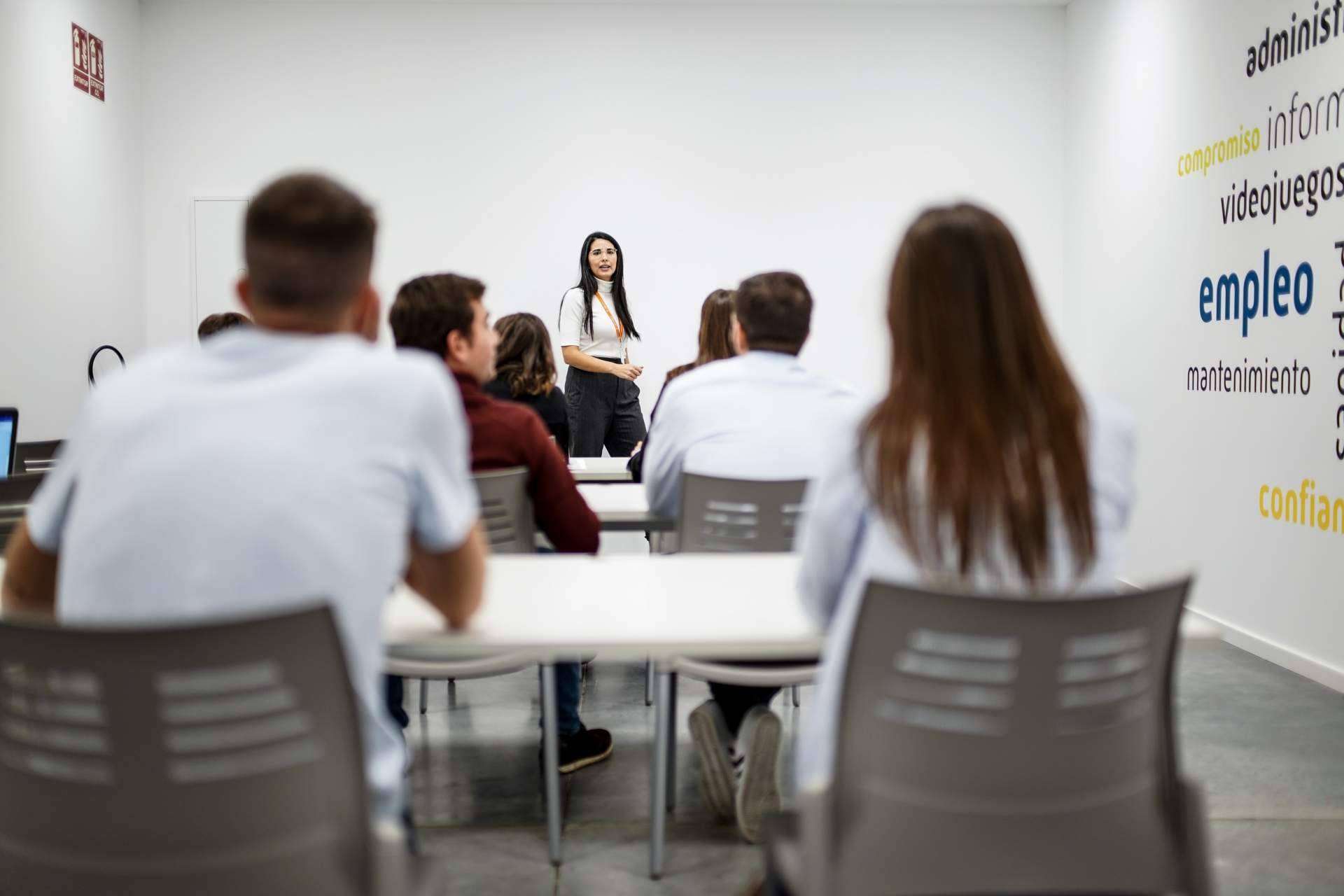 El boom de las oposiciones convierte a Davante en referente clave para quienes desean opositar en 2025