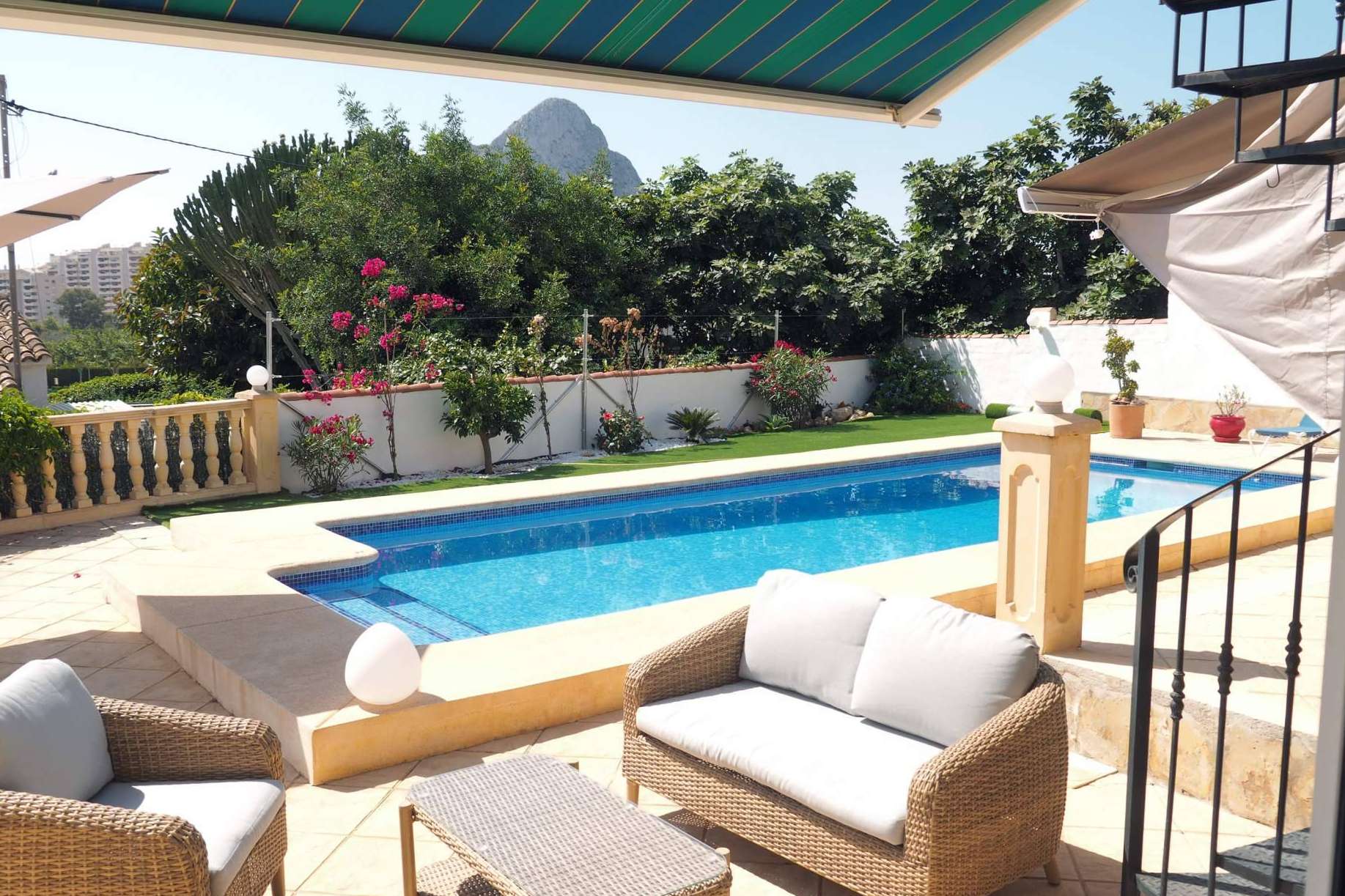 Alquileres Agatha Martínez Soria ofrece villas y apartamentos con piscina en Calpe y alrededores