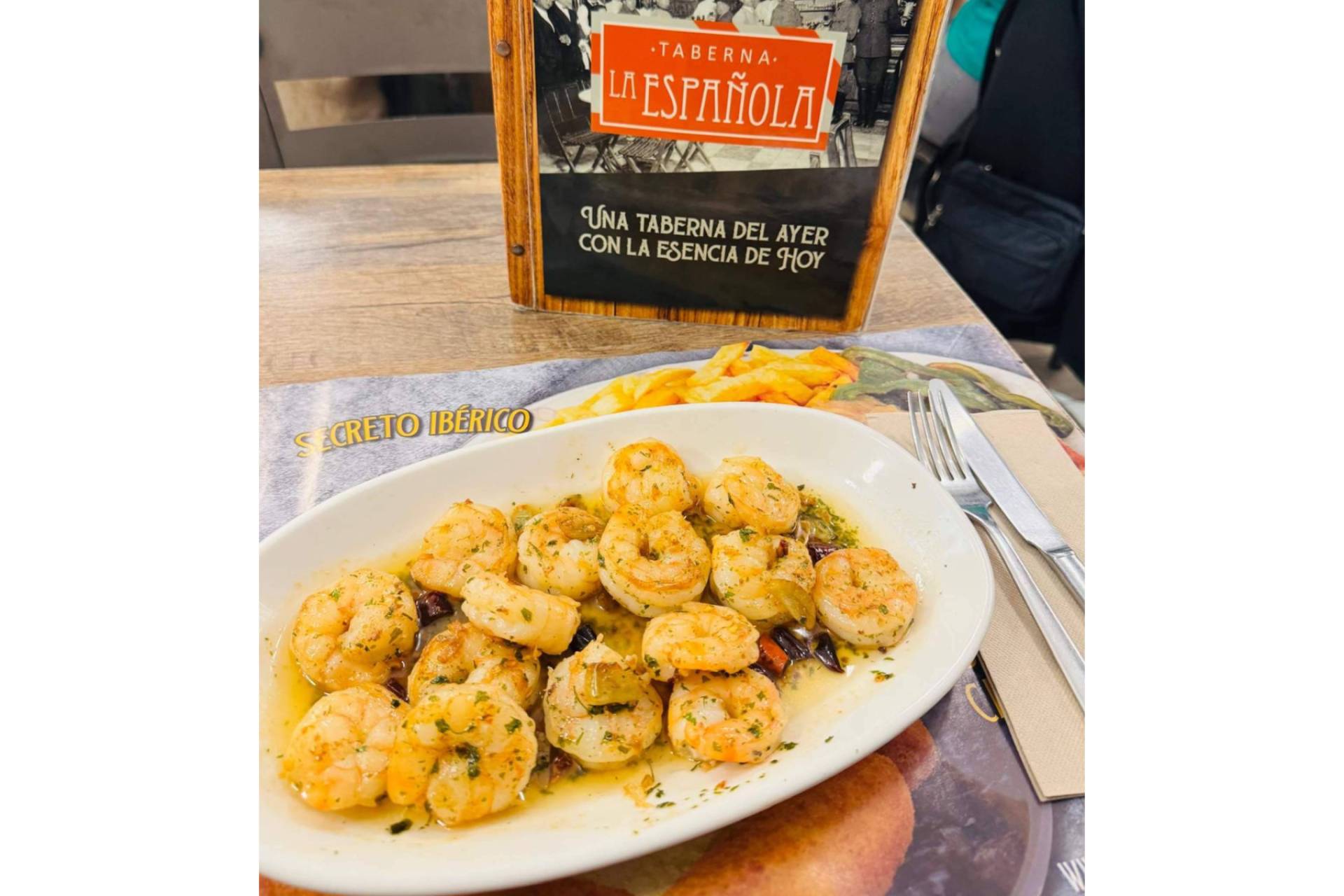 Raciones para compartir con calidad y precios irresistibles en Taberna La Española