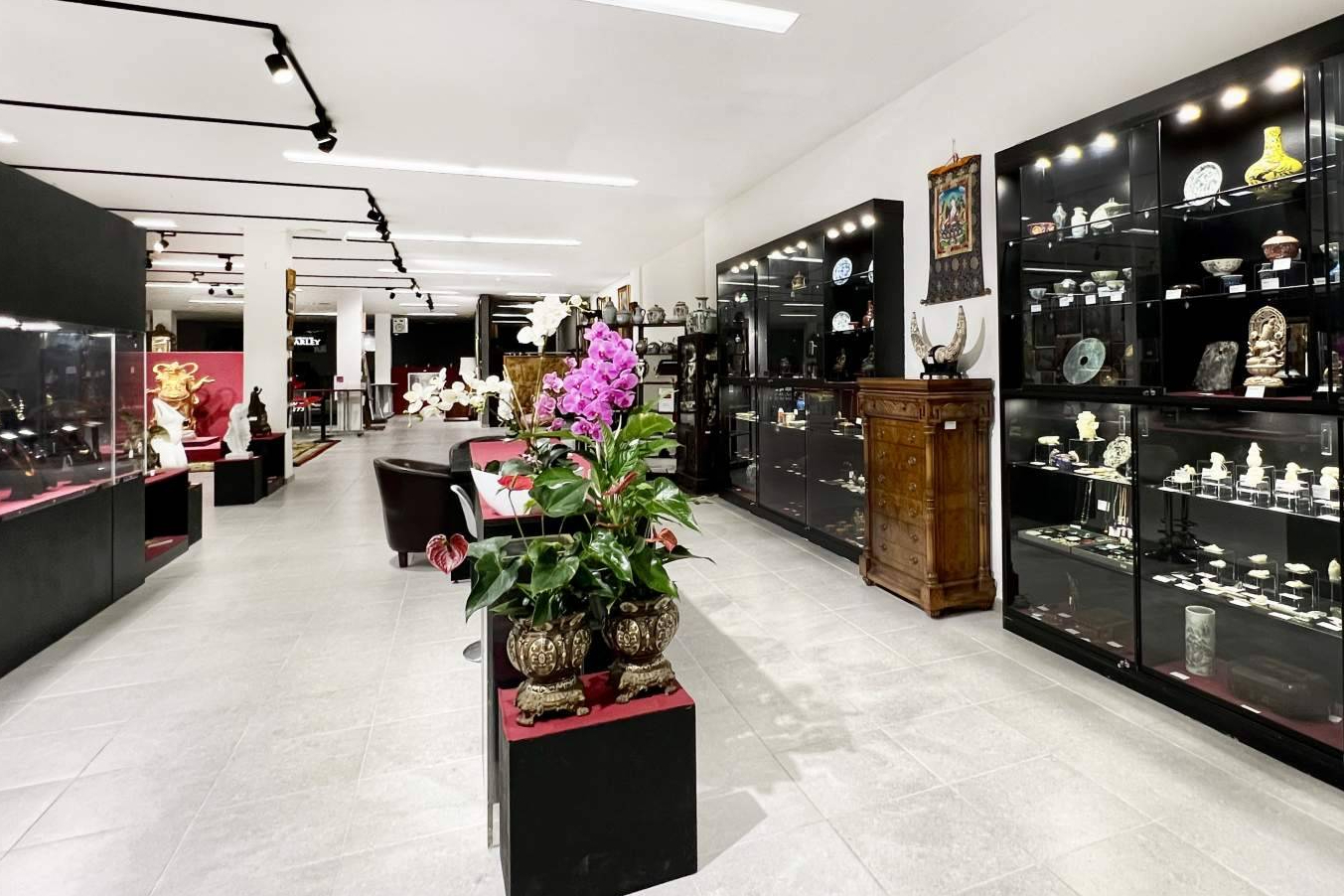 Subastas Darley consolida su liderazgo en España combinando arte oriental, joyería y antigüedades en formatos presencial e internacional