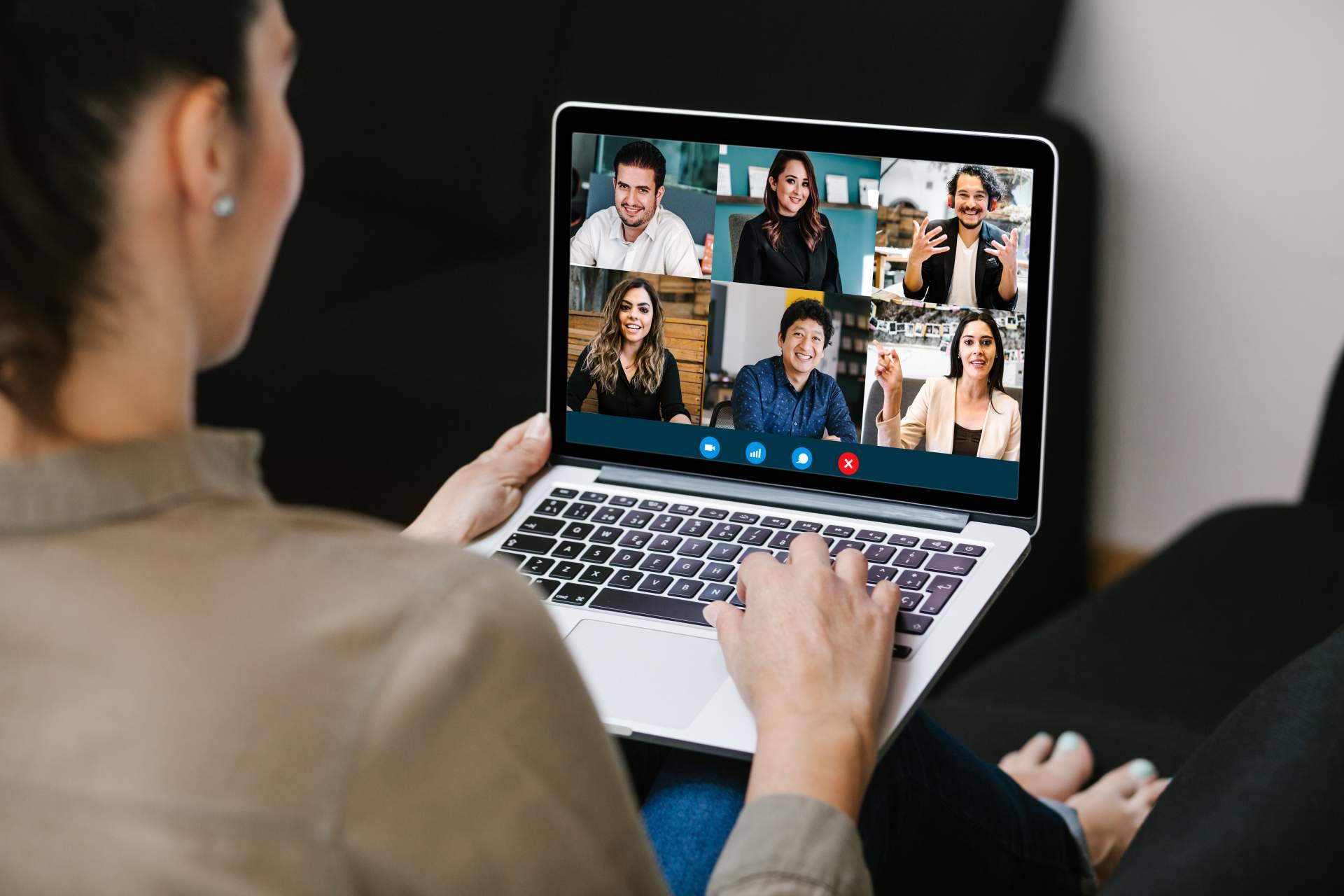 Cómo aprender inglés hoy; apps, clases online o academias